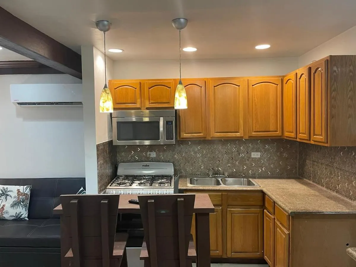 فيلا #6 Ferguson Rd - Townhouse ناسو 0*,  البهاما